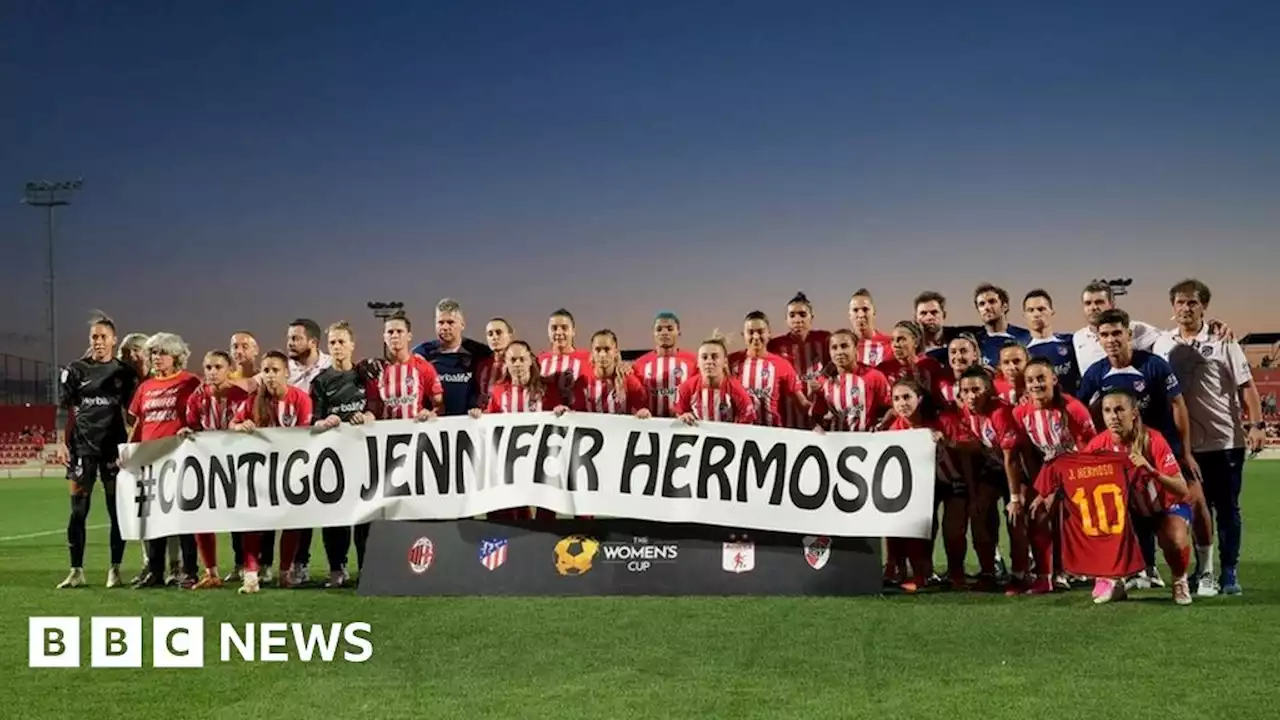 Jenni Hermoso: Players and fans support Spain World Cup star in kiss row