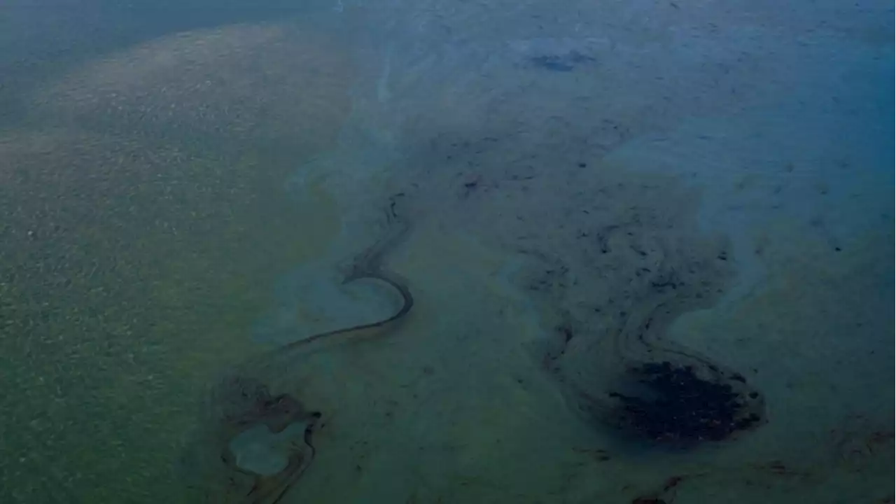 Iran Reports Oil Spill That’s Spread Off Gulf Coast, IRNA Says