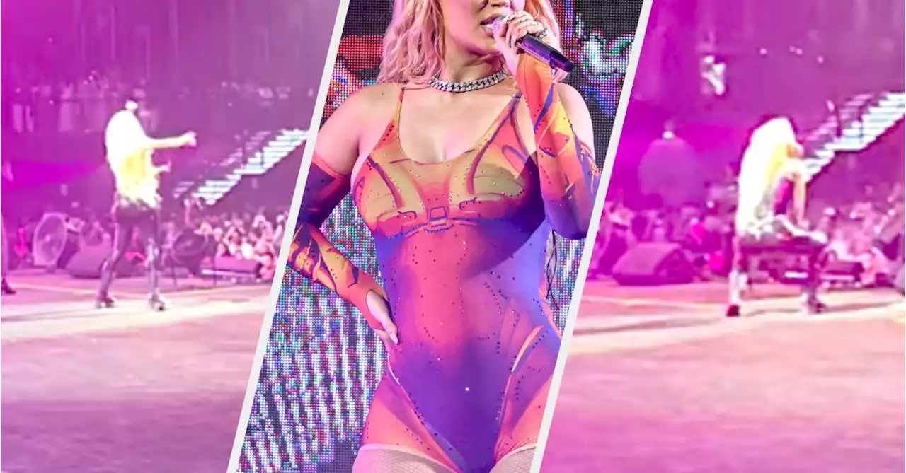 Iggy Azalea Was Kicked Off The Stage After Splitting Her Pants Open Performing At An Event In Saudi Arabia