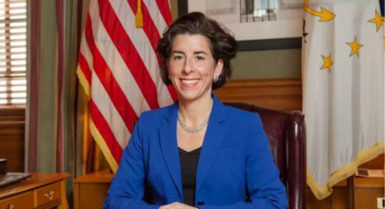 Usa-Cina, Gina Raimondo vola a Pechino: il viaggio del dialogo su hi-tech (e chip)