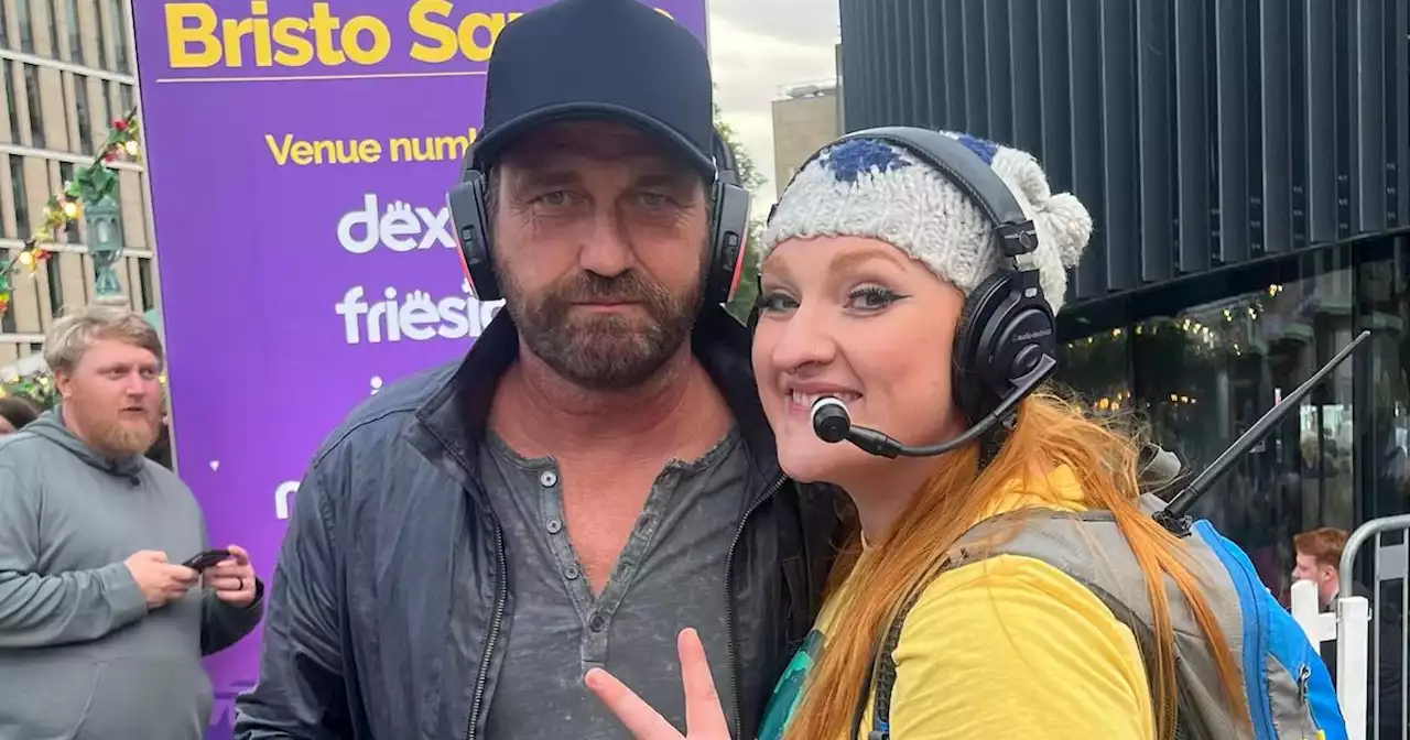 Gerard Butler delights fans taking part in silent disco at Edinburgh Fringe