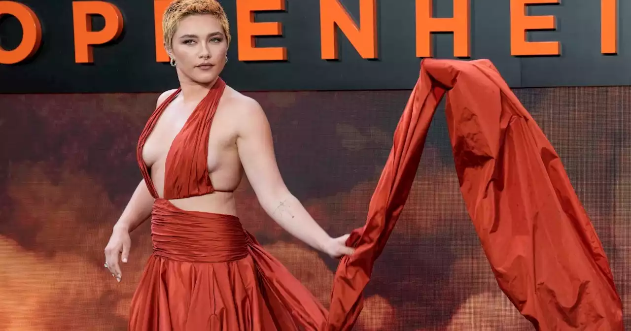 Florence Pugh travolta dagli insulti per le riprese hot in Oppenheimer: 'E' troppo grassa per le scene di nudo'