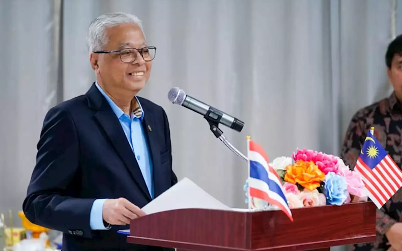 Thai college honours Ismail with chair in Malay studies