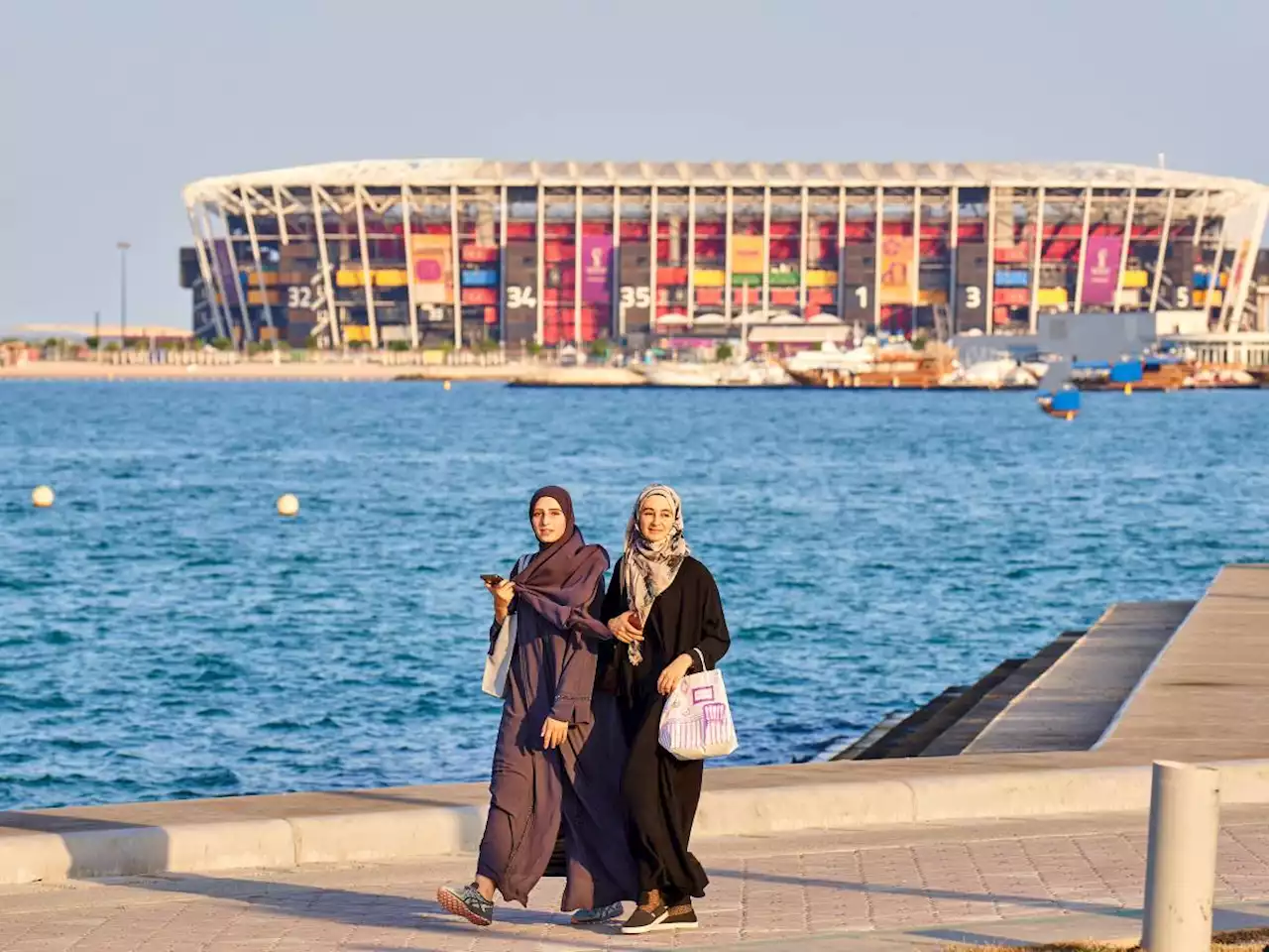 La Francia vieta l'Abaya musulmano a scuola: 'Laicità in pericolo'