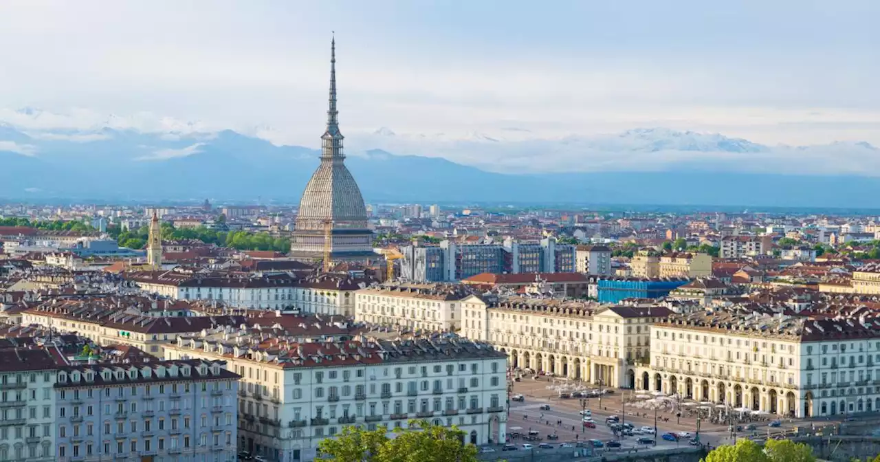 Kleinkind fällt in Italien aus 5. Stock - Passant fängt es auf