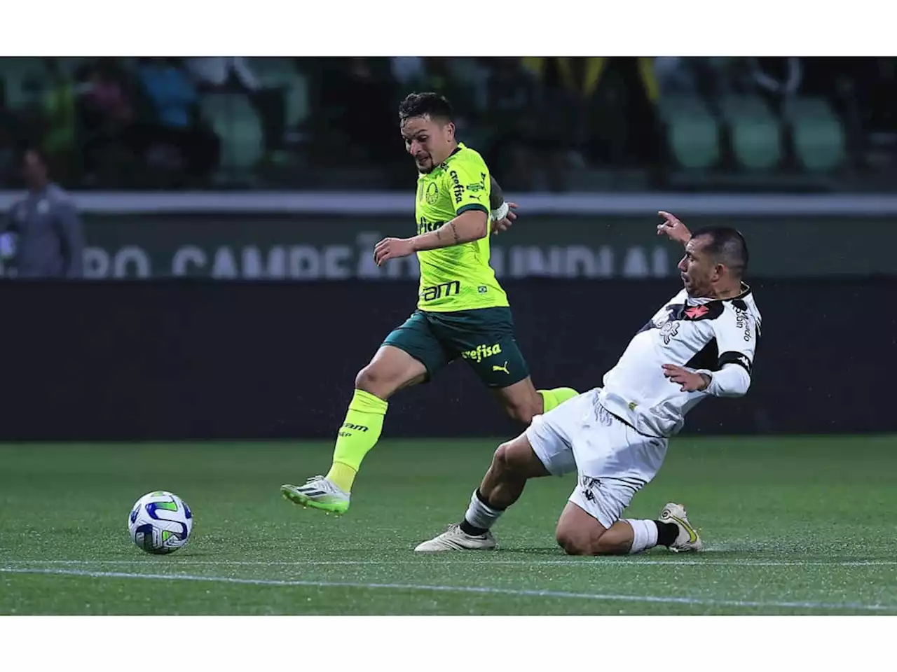 Arnaldo Cezar Coelho cobra CBF por decisão do VAR em gol anulado do Vasco: 'Difícil me convencer'