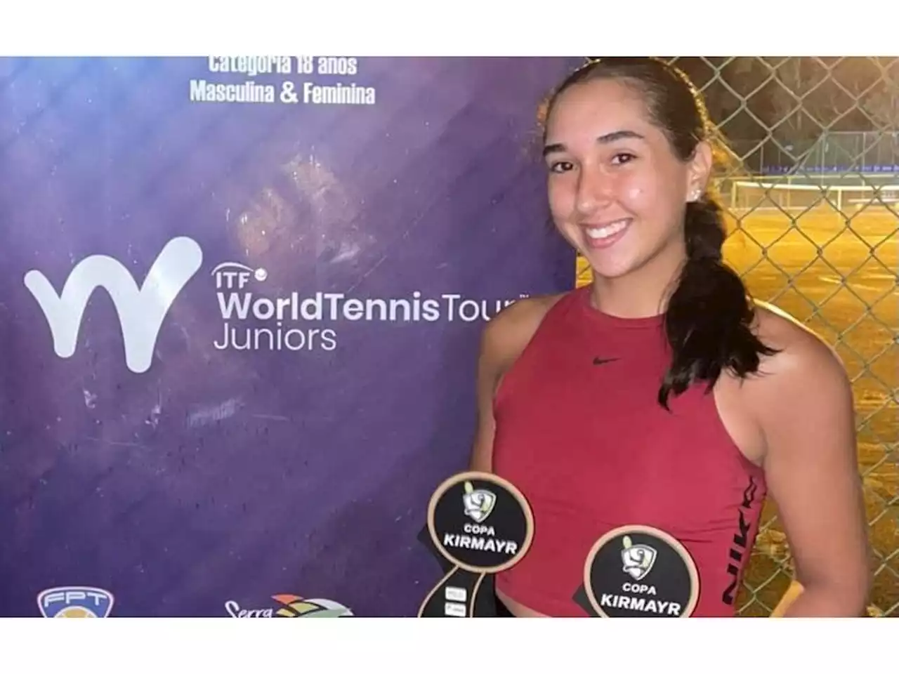 Beatriz Guerra é campeã em Serra Negra (SP) e levanta primeiro troféu internacional em simples