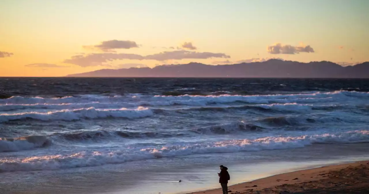 Loneliness is an epidemic, and the health risks are 'profound,' U.S. surgeon general warns