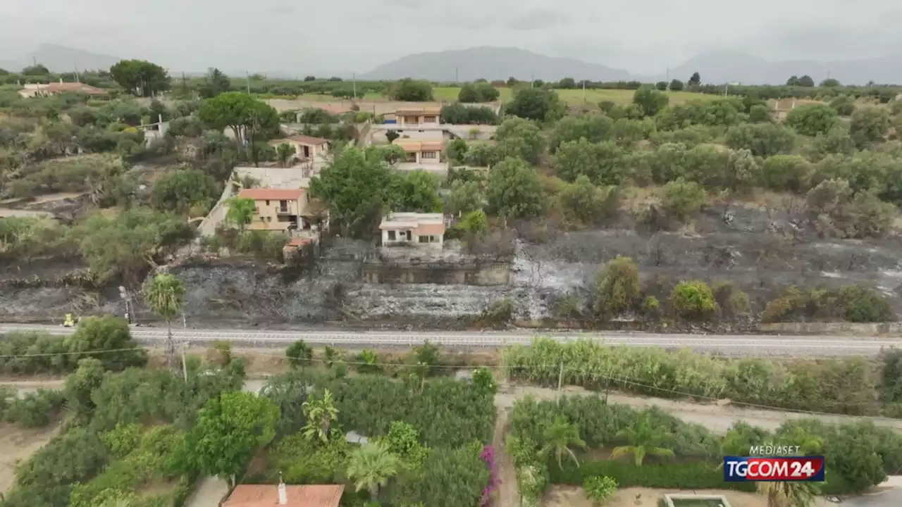 Incendi in Sicilia, più di 110 roghi e 40 evacuati