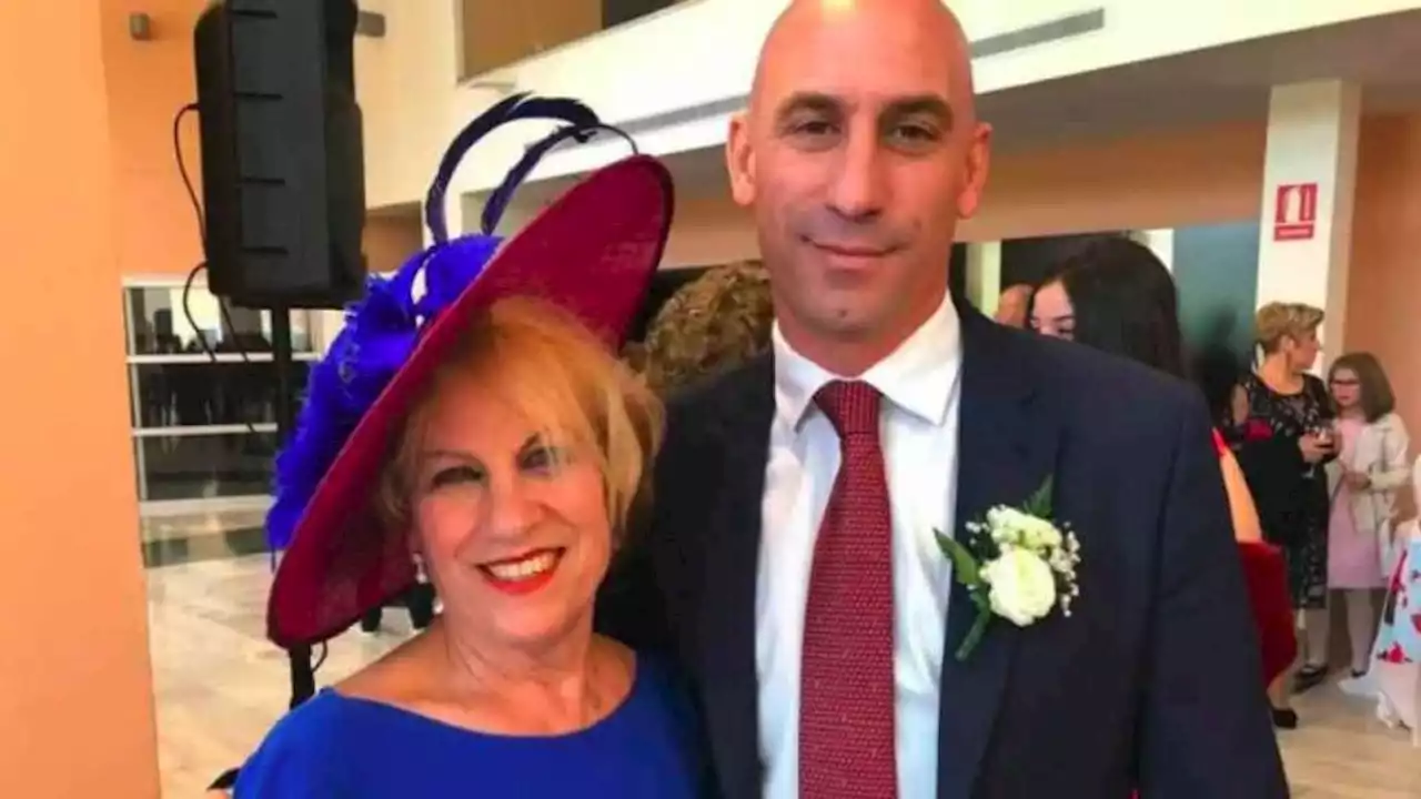 La extrema decisión que tomó la madre de Luis Rubiales para defender a su hijo | Tras el escándalo del beso no consentido a Jenni Hermoso