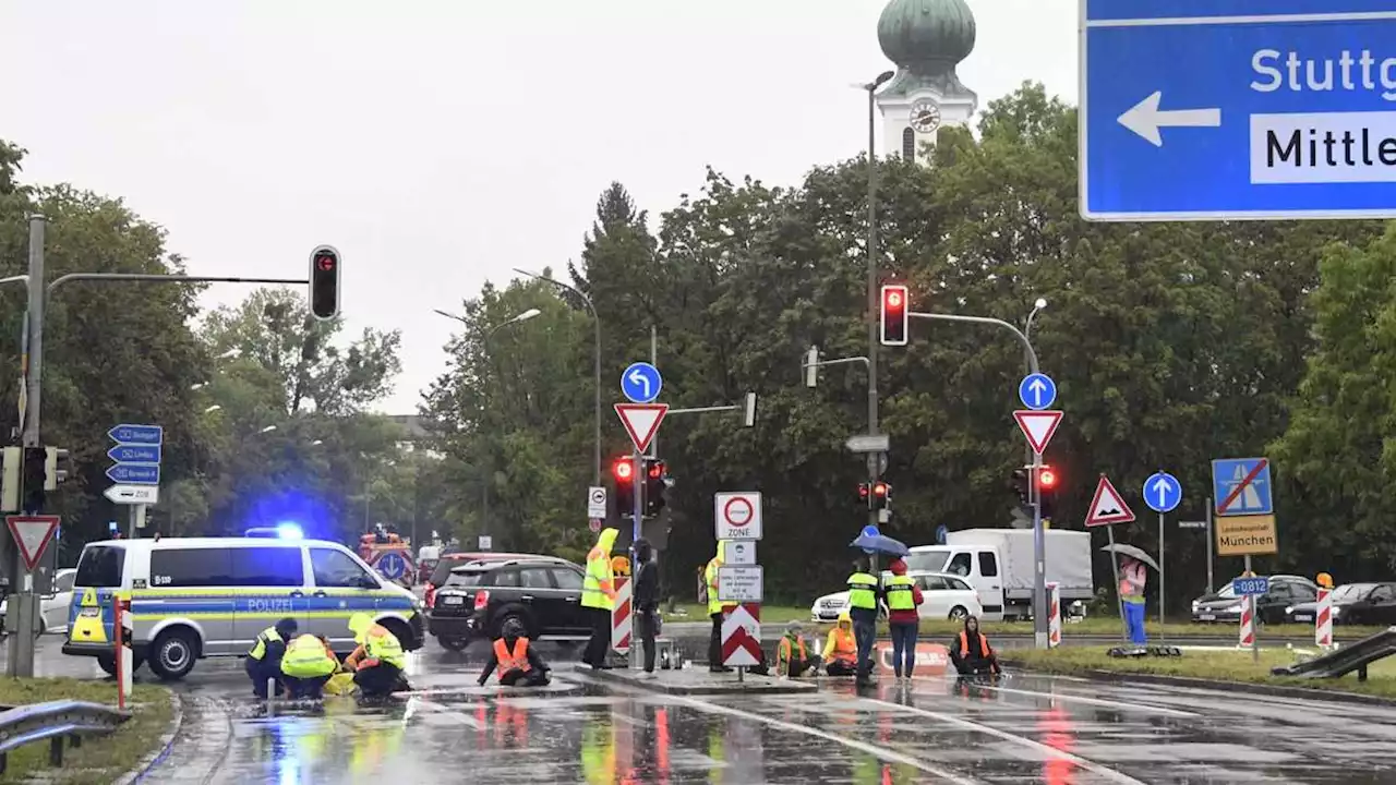 Autobahn München-Salzburg blockiert - Klima-Kleber sorgen für Chaos am Morgen