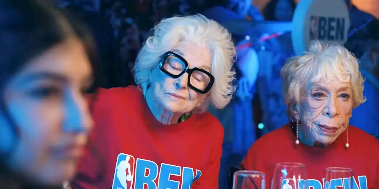 Who Plays The 2 Old Ladies In You Are So Not Invited To My Bat Mitzvah