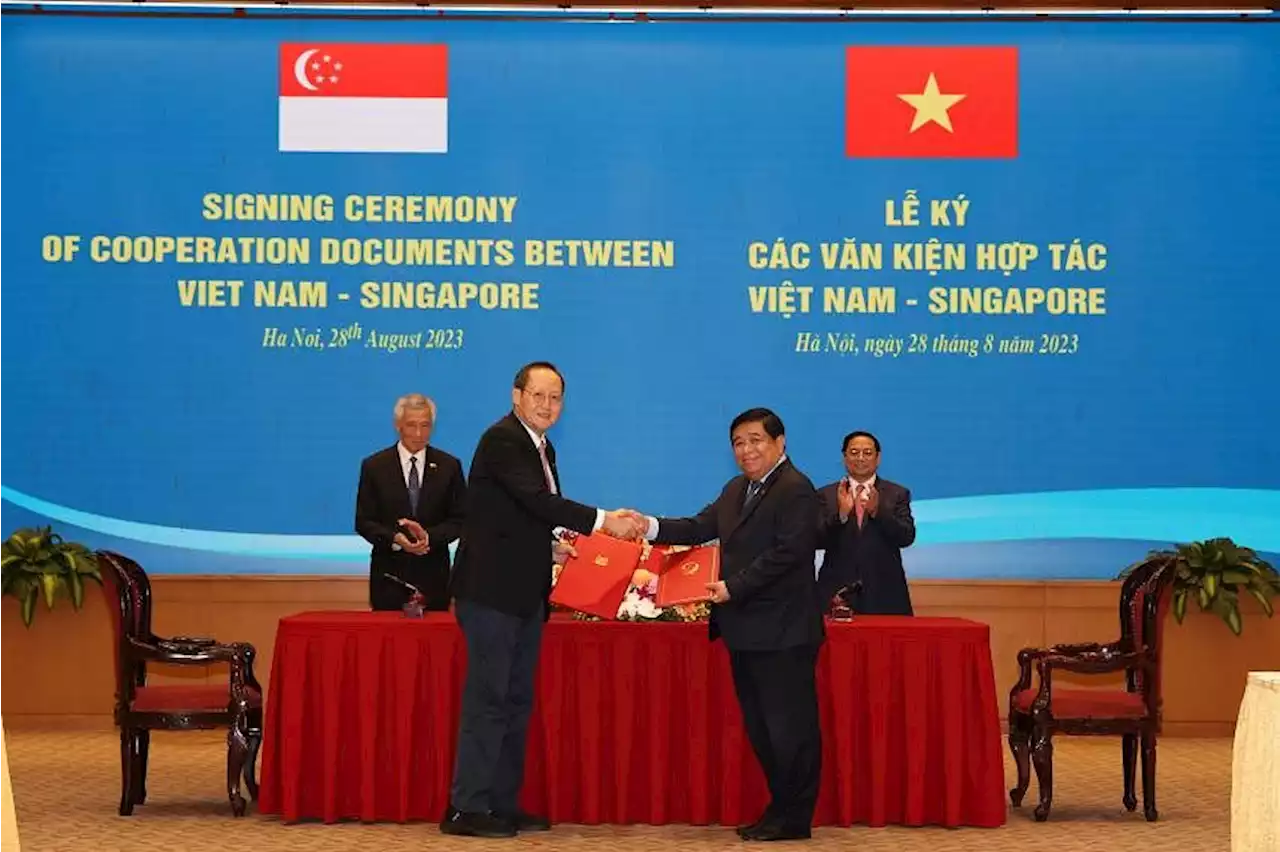 Singapore, Vietnam ink deals to broaden collaboration in green economy, innovation