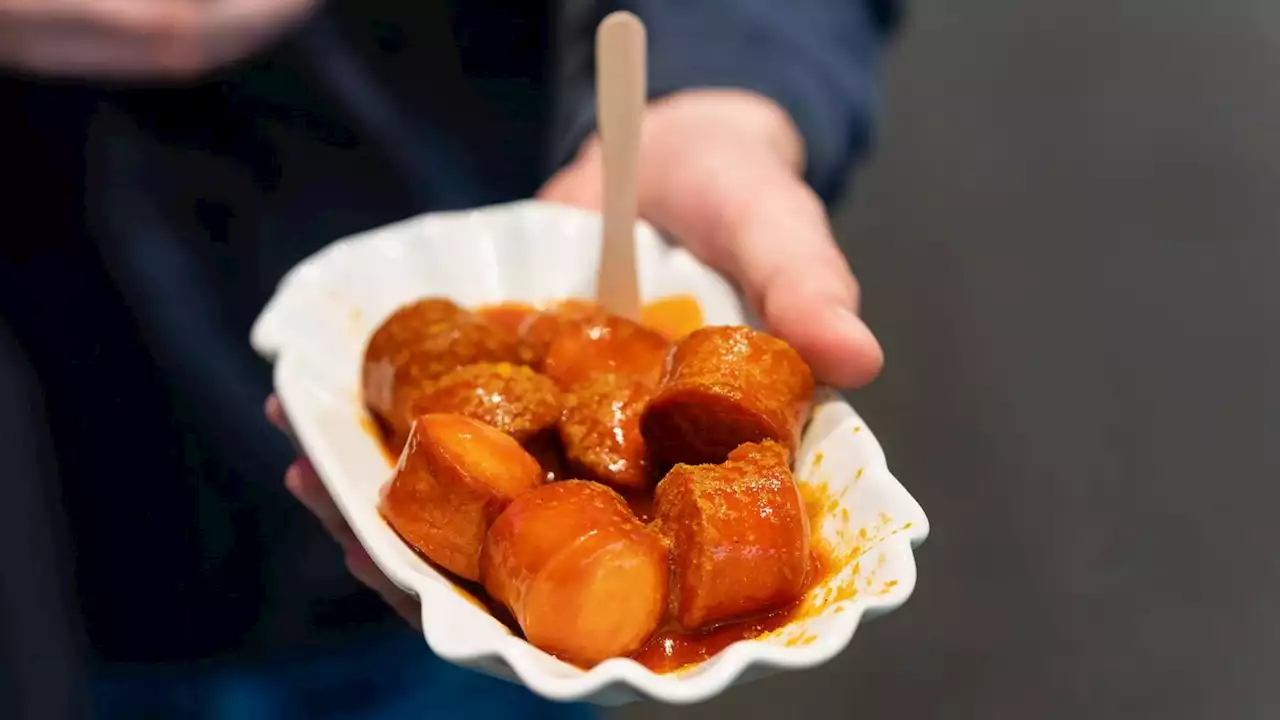 'Kraftriegel der Facharbeiter': Die VW-Currywurst kehrt zurück