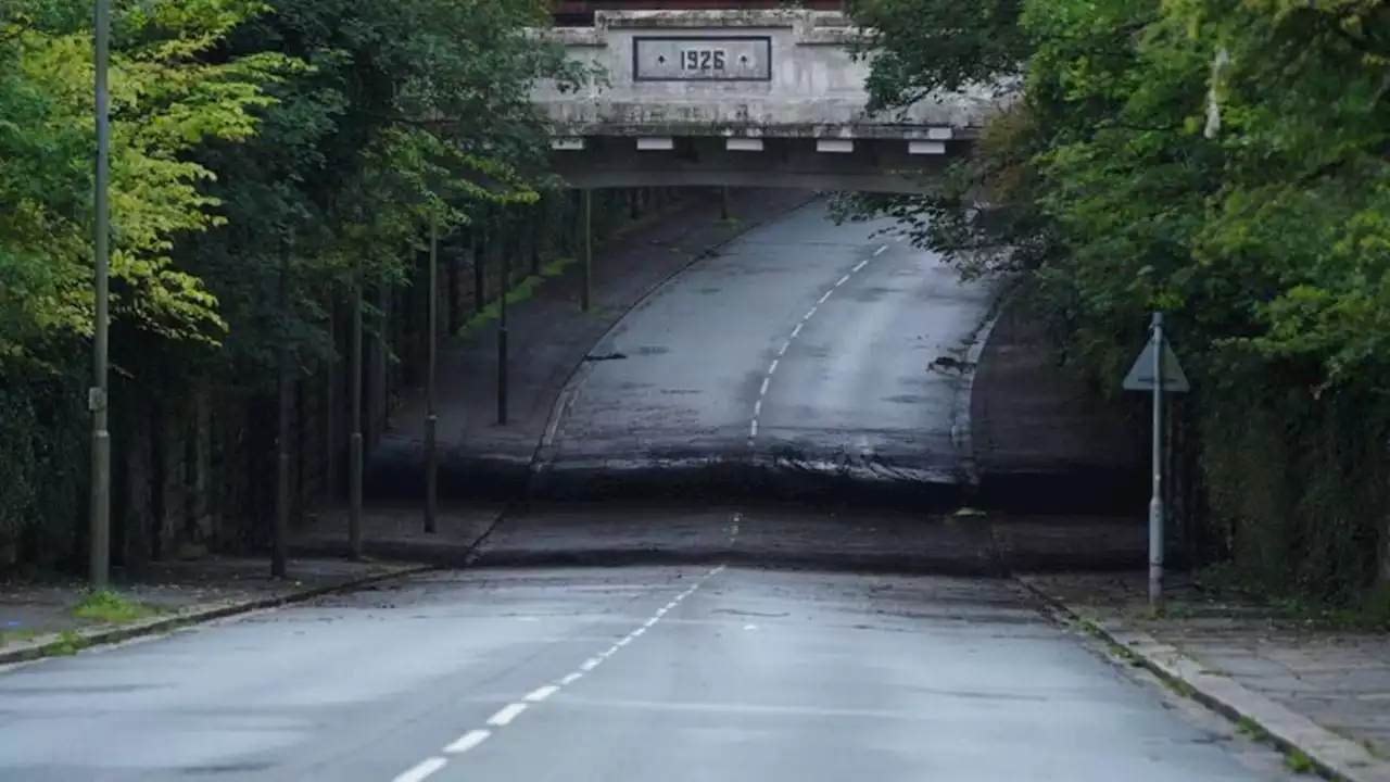 Zwei Menschen sterben auf überfluteter Straße in Liverpool