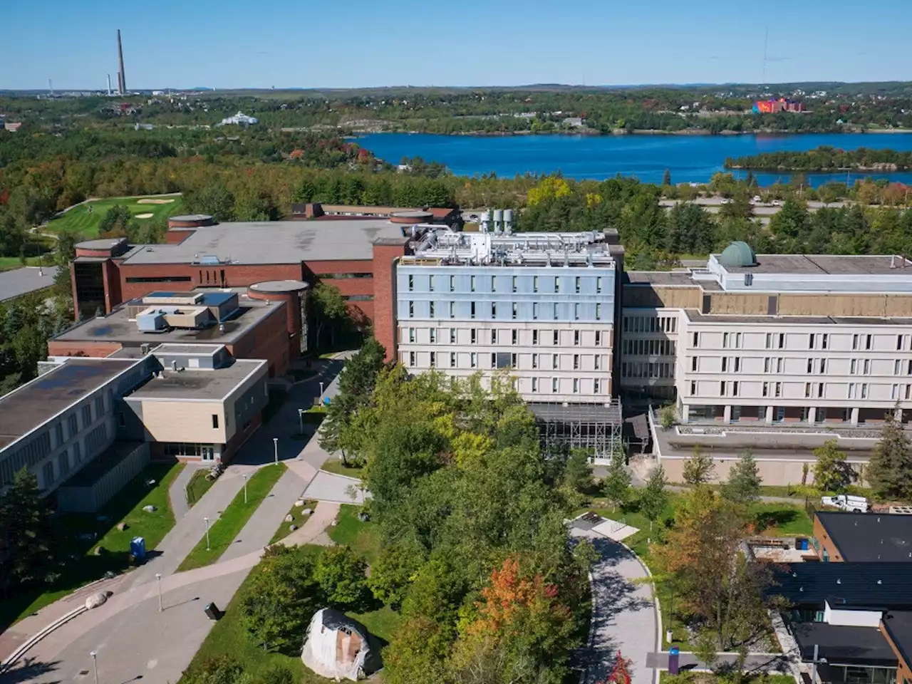 Laurentian formalizes agreement for innovation cluster