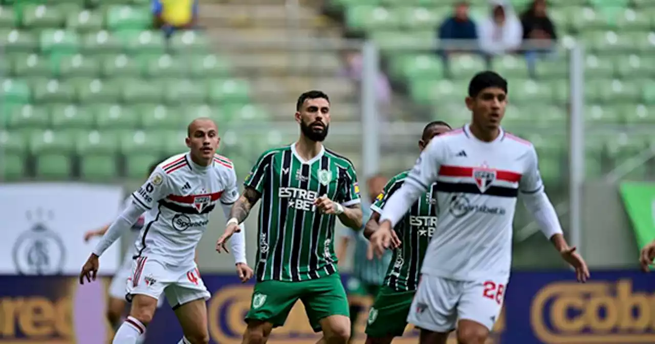 São Paulo volta a jogar mal e, com um a mais, perde para América-MG