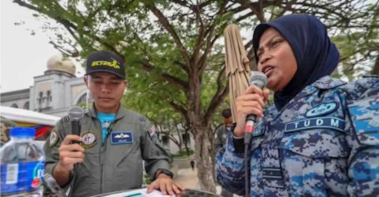Airshow commentator sets the mood for National Day