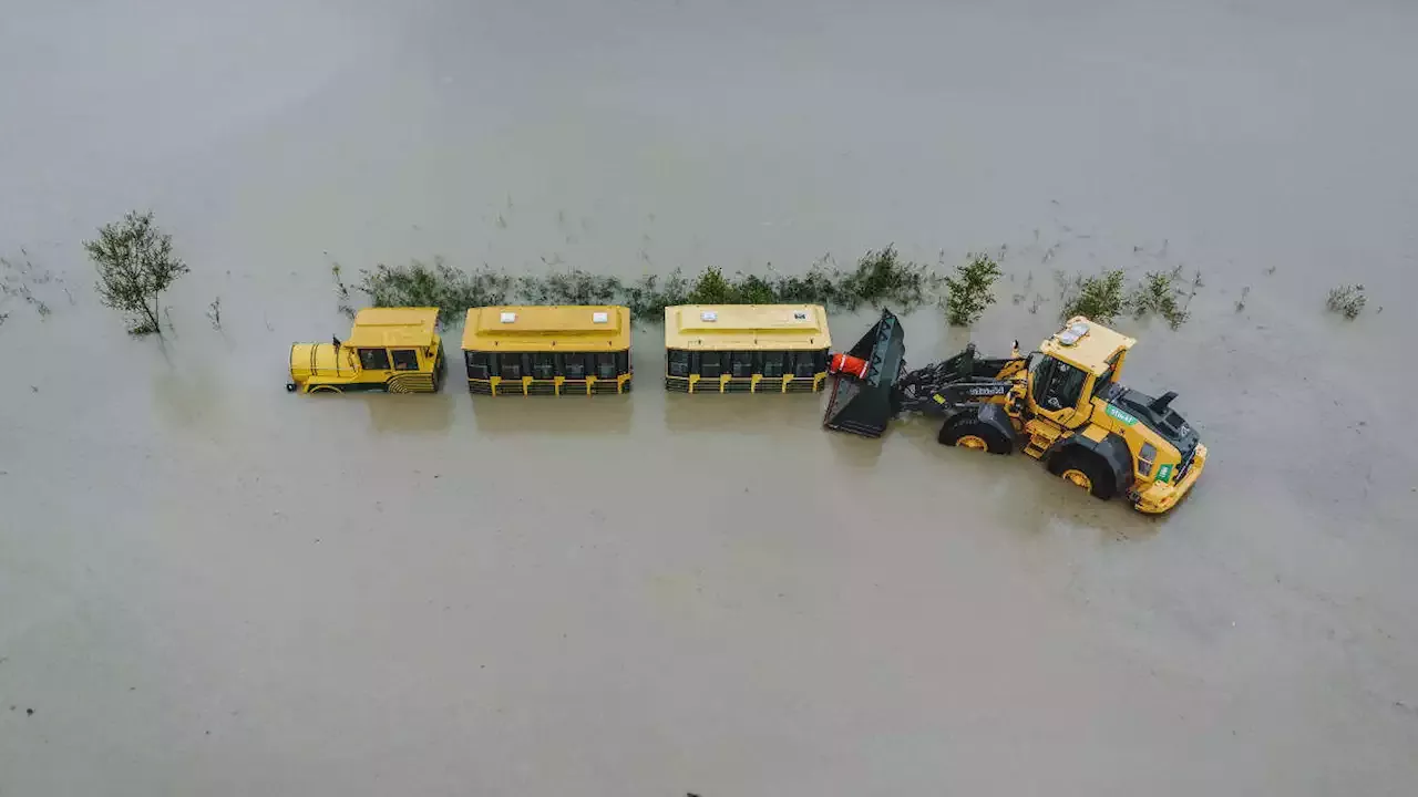 Unwetter In Österreich: Tirol Erwartet Jahrhunderthochwasser ...