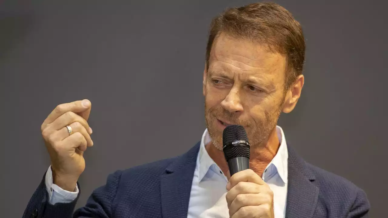 Perché può aver senso che Rocco Siffredi vada a parlare di pornografia nelle scuole