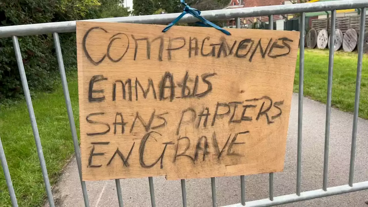 Grande-Synthe: une vingtaine de travailleurs sans-papiers d'Emmaüs en grève