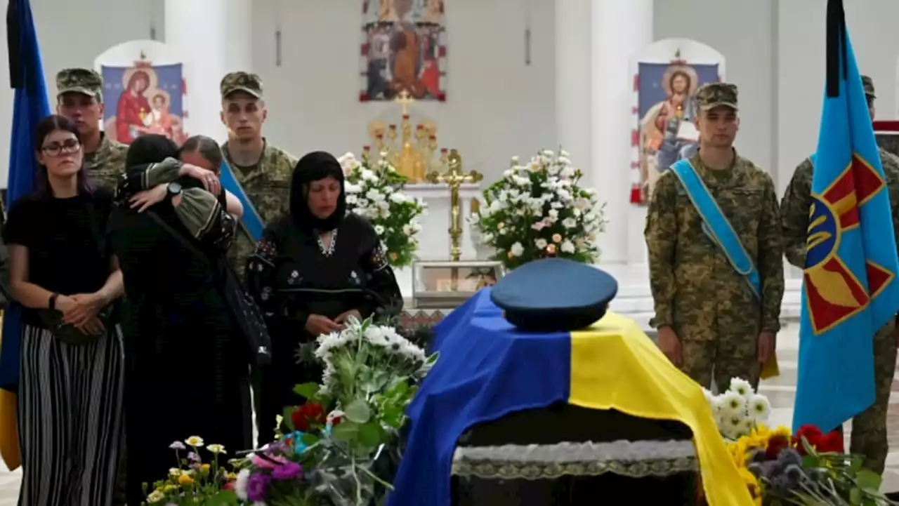 Ukraine bids farewell to flying ace killed in collision