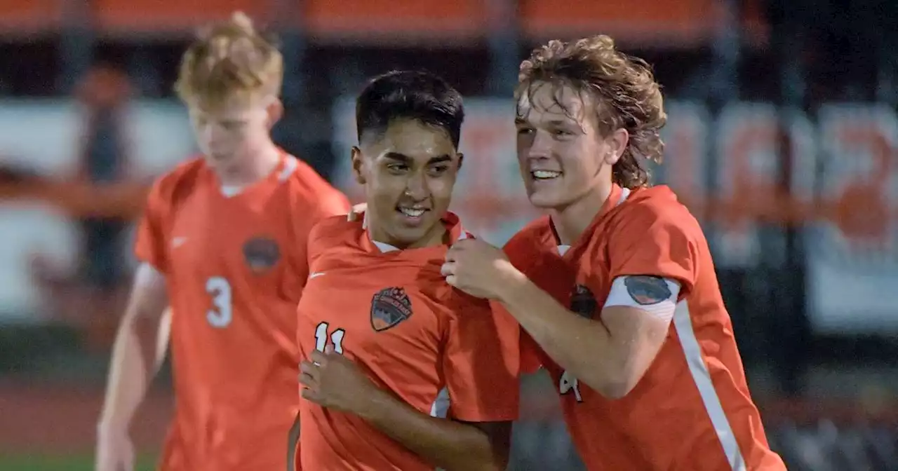 Boys soccer: Omar Ontiveros, St. Charles East beat Metea