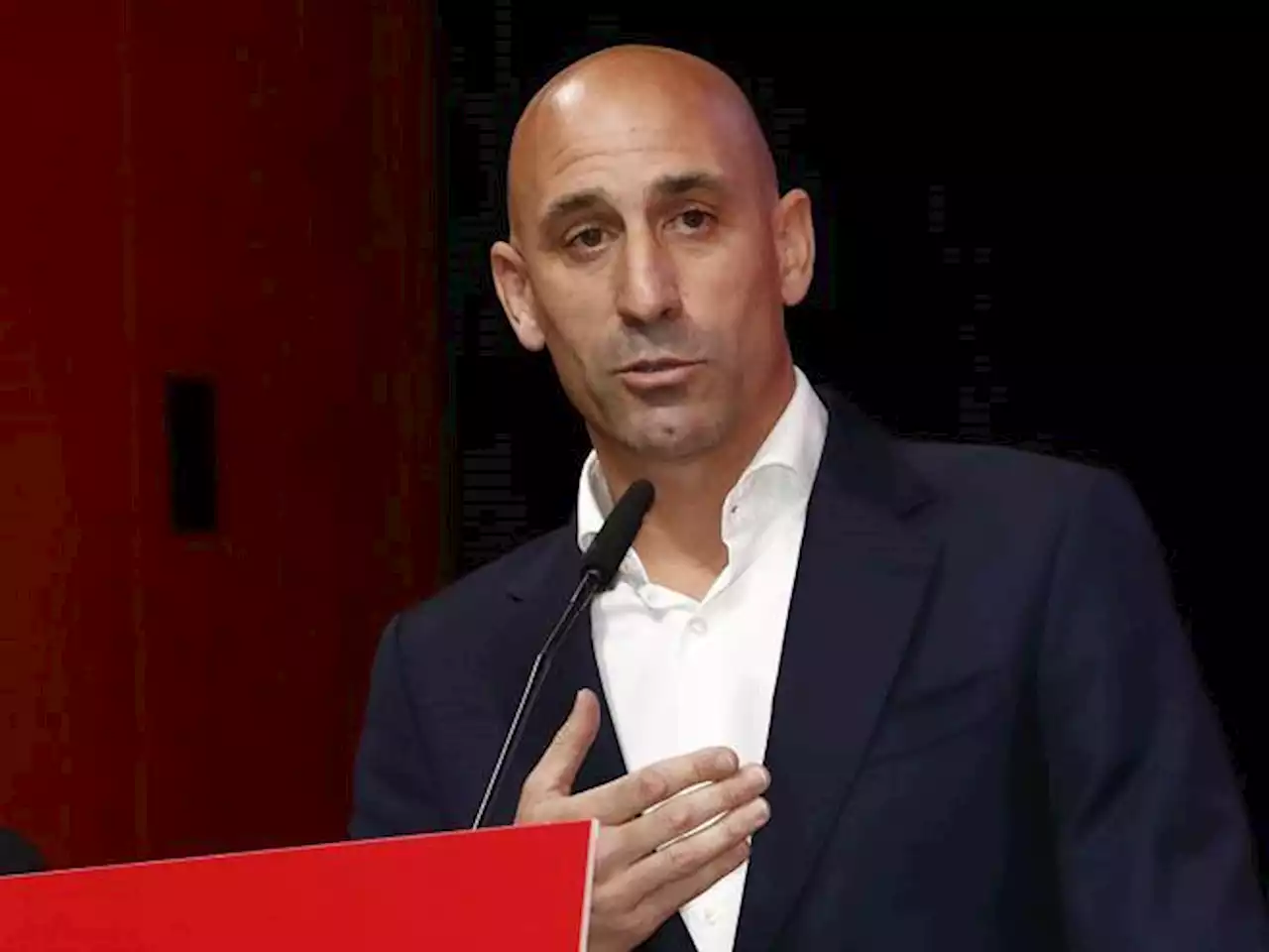 Rubiales, stipendio bloccato dopo il caso del bacio a Hermoso