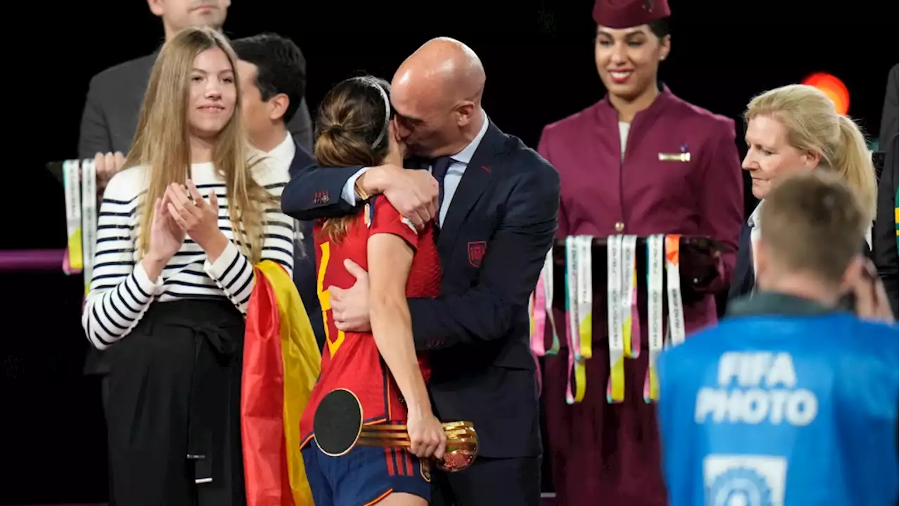 Spanish soccer federation leaders ask president Rubiales to resign over his kiss of player