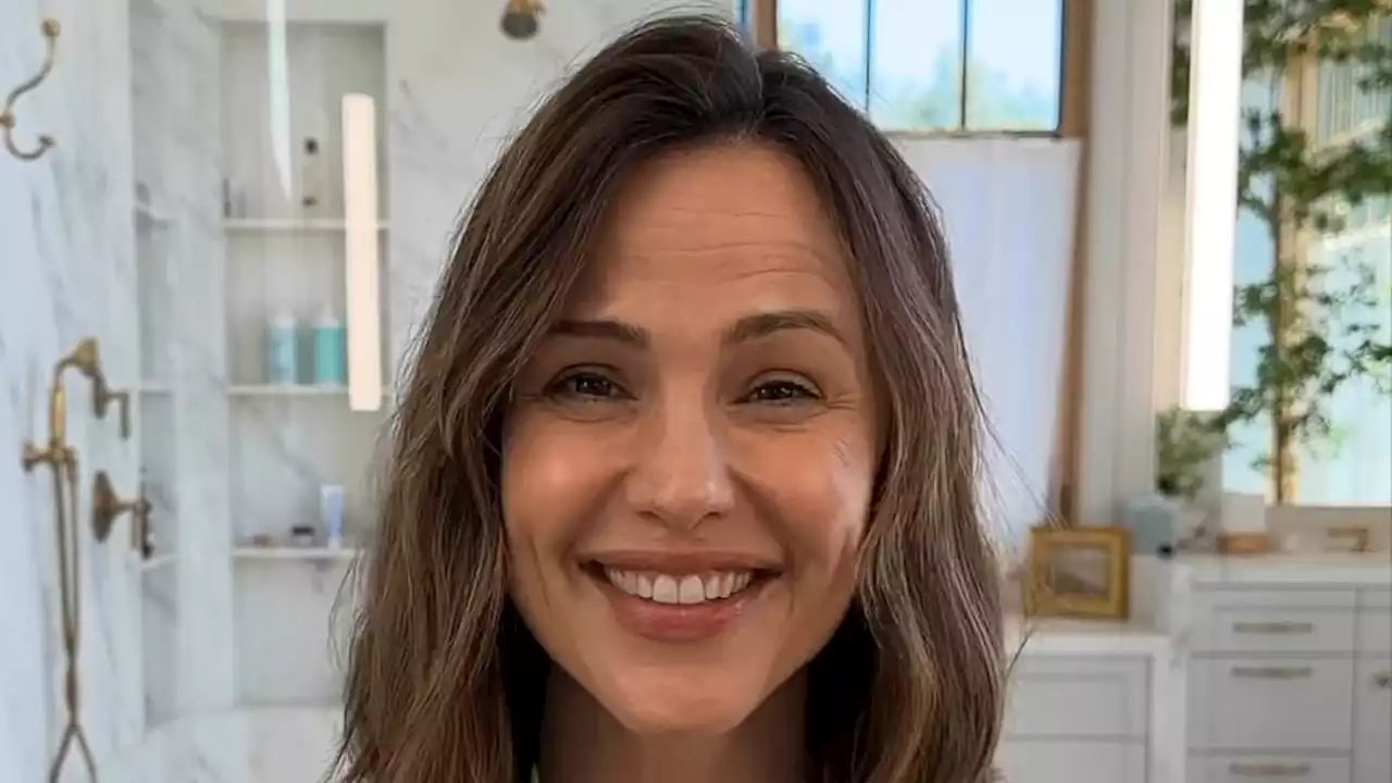 Jennifer Garner shares 'kindergarten' throwback for 'back to school'