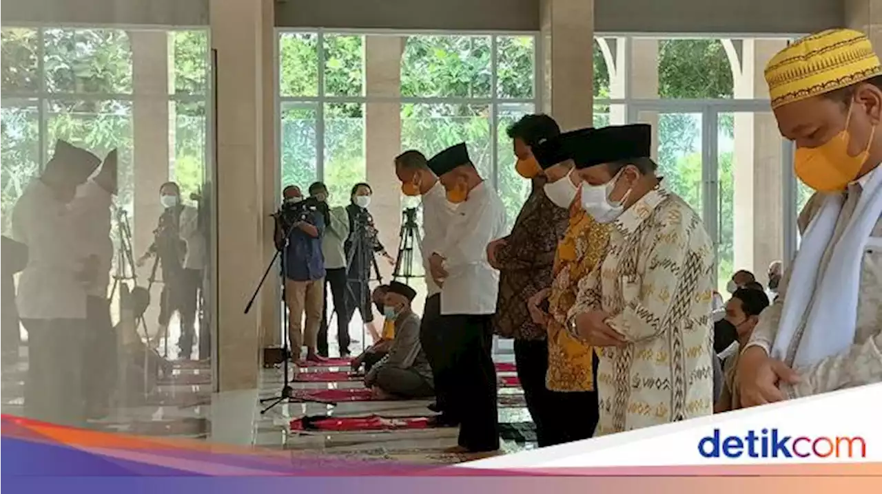 Niat Sholat Dzuhur Sendiri dan Berjamaah, Boleh Dijamak?