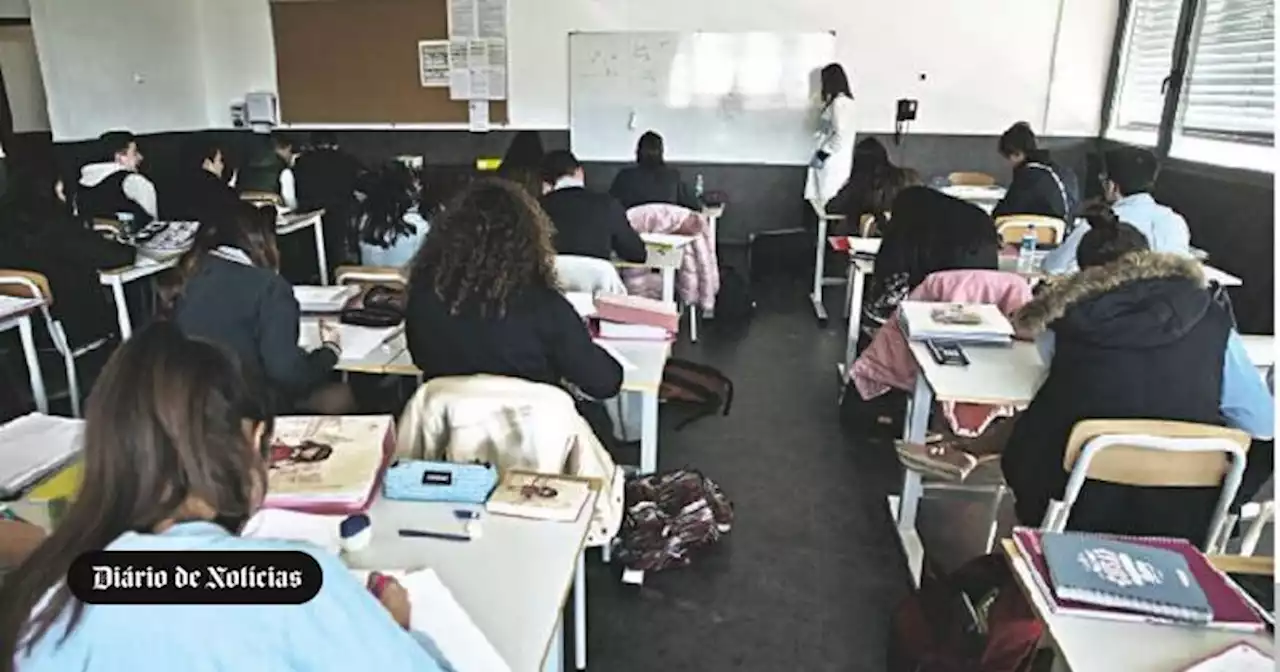 Docentes de colégios e escolas profissionais vão ter aumentos salariais de 4,2%