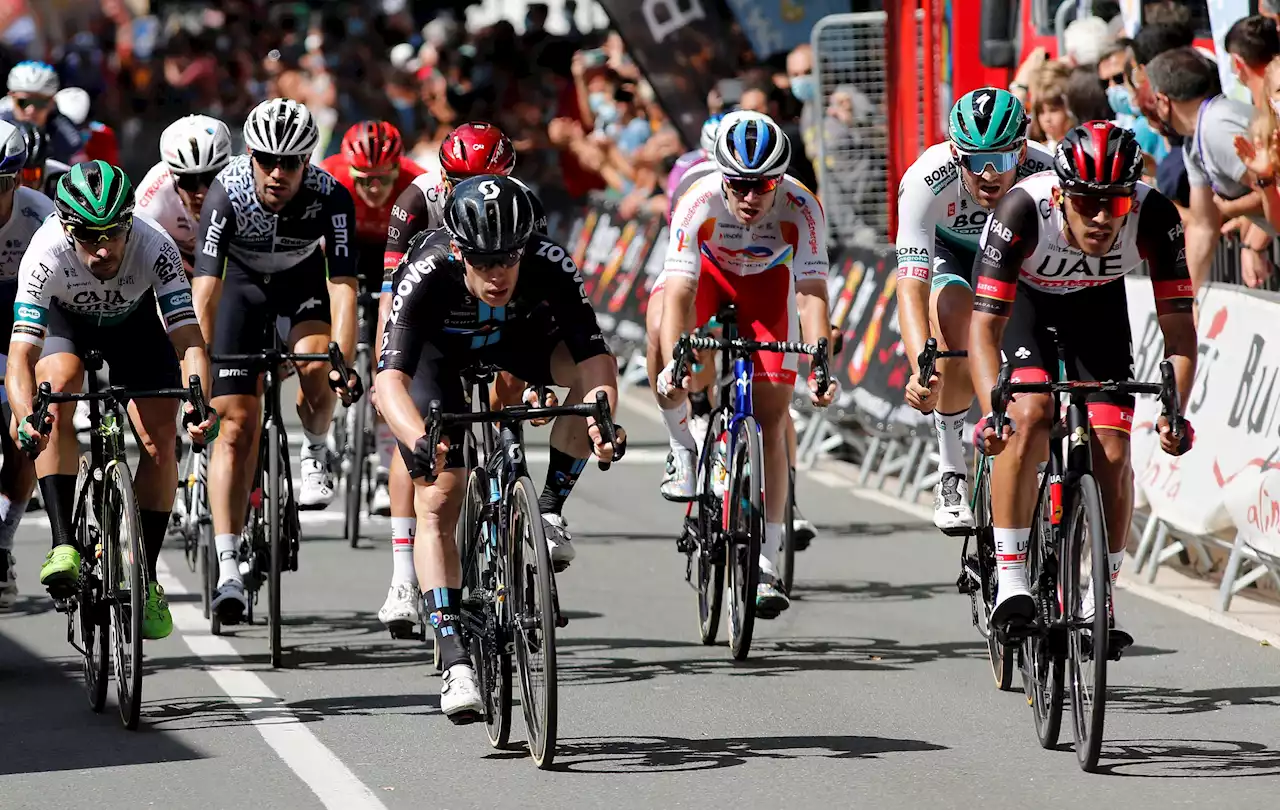 Juan Sebastián Molano perdió por centímetros la etapa 4 de la Vuelta a España, video