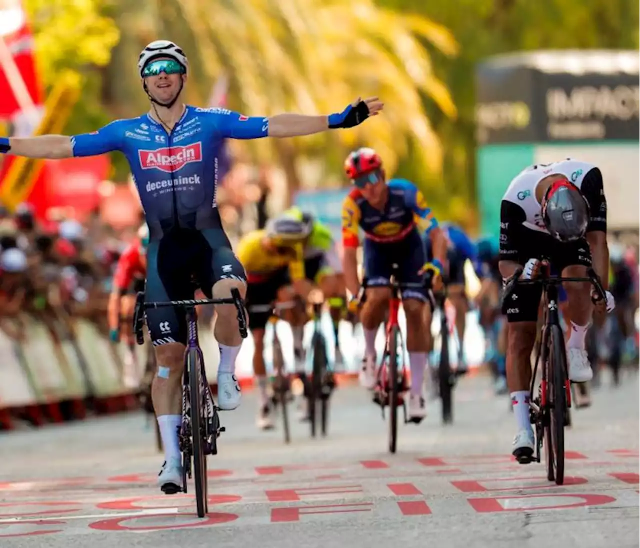 La Vuelta: Juan Sebastián Molano pierde en el último suspiro la etapa 4