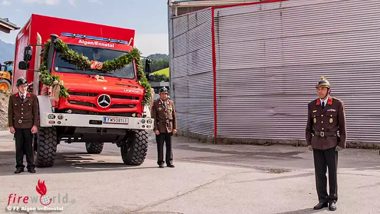 Stmk: Segnung des neuen Unimog-Waldbrandfahrzeuges der FF Aigen im Ennstal