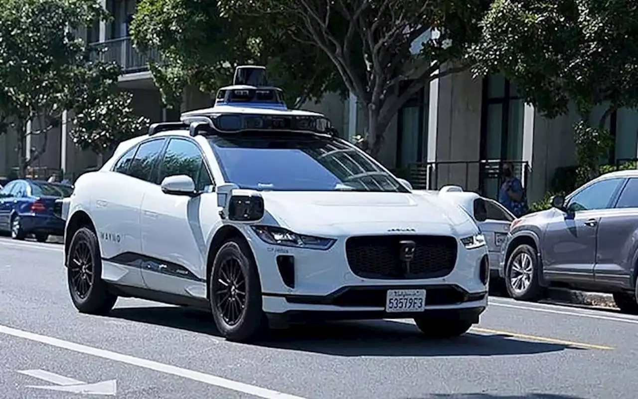 Driverless cars cruise the streets of San Francisco