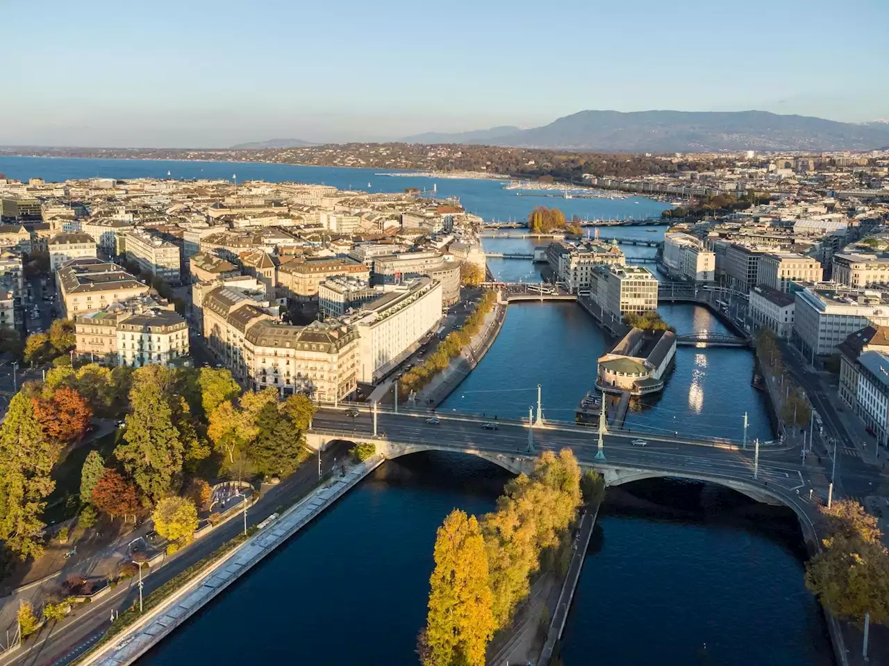 In The Summer, Geneva, Switzerland Turns Into Geneva-Sur-Mer