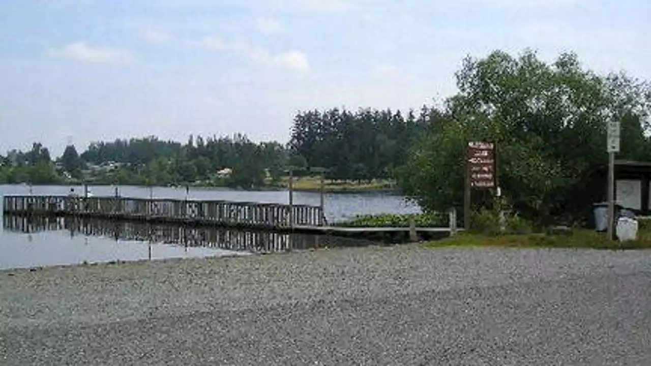 Officials warn about potentially toxic algae bloom at Snohomish County lake