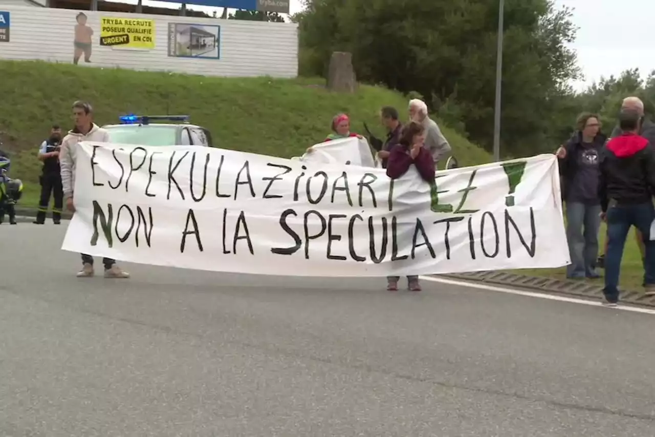 À Bayonne et Saint-Jean-de-Luz, l'A63 bloquée pour dénoncer la spéculation immobilière au Pays basque