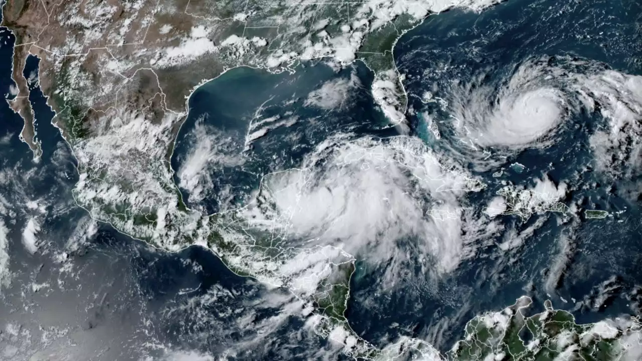 Habitantes de Florida se preparan para el embate de la tormenta tropical Idalia