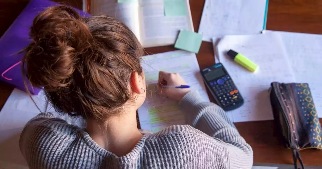 My daughter can’t find college accommodation. Is it too late to change her CAO course choice?