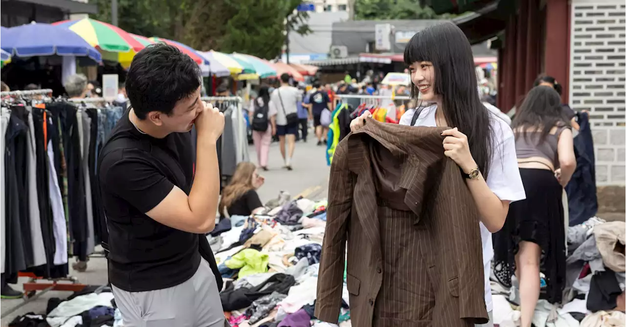 옷 한벌 1000원, 갬성은 덤...2030 '고물'서 '보물' 찾기 바람