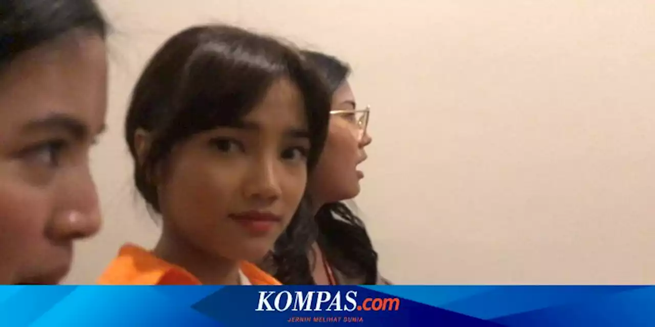 Tampak Kesal dalam Potongan Video, Klarifikasi Fuji: Aku Hanya Ingin Pindah Lapak ke Shopee Live karena Banyak Diskon