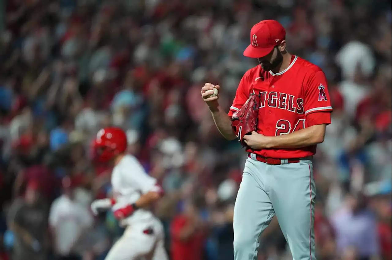 Lucas Giolito burned by 3 home runs in Angels’ loss to Phillies