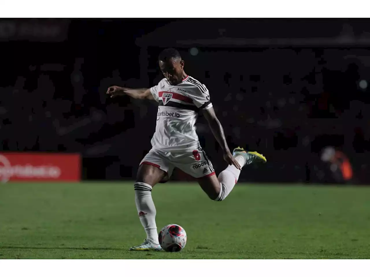 Clube inglês quer tentar negociar Welington com o São Paulo