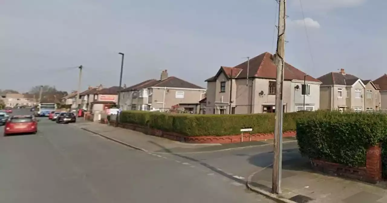 Man suffers face injury after being robbed by thugs with knife in Lancaster