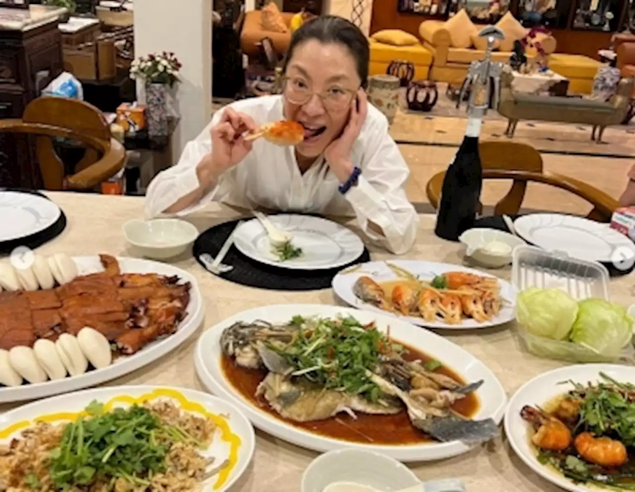 Oscar winner Michelle Yeoh back home in Ipoh with mum and family and having a feast