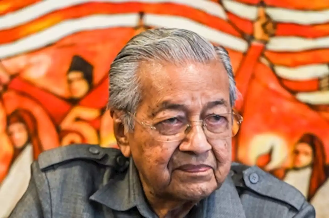 Police quiz Dr Mahathir again over remarks during Malay Proclamation meeting