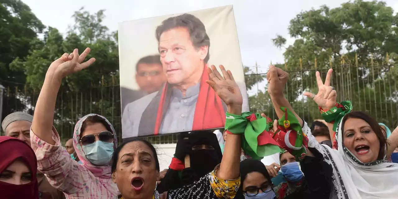 Pakistani court suspends the corruption conviction, prison sentence of Imran Khan