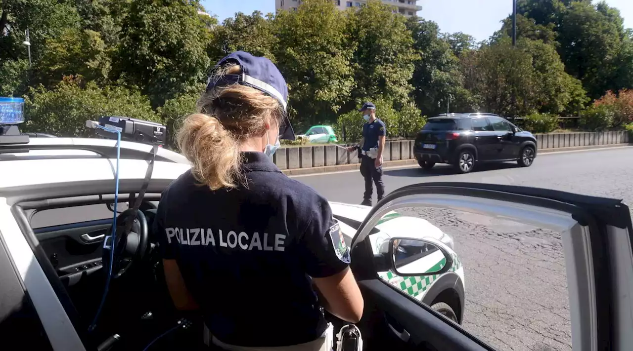 Milano, ciclista travolta e uccisa da un camion in centro